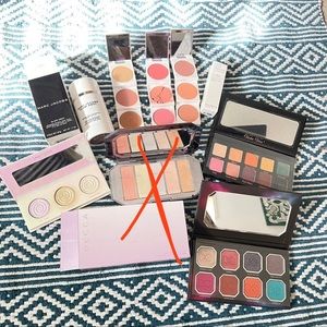 - Makeup BUNDLE- highlight and eyeshadow pallet Bundle!!!